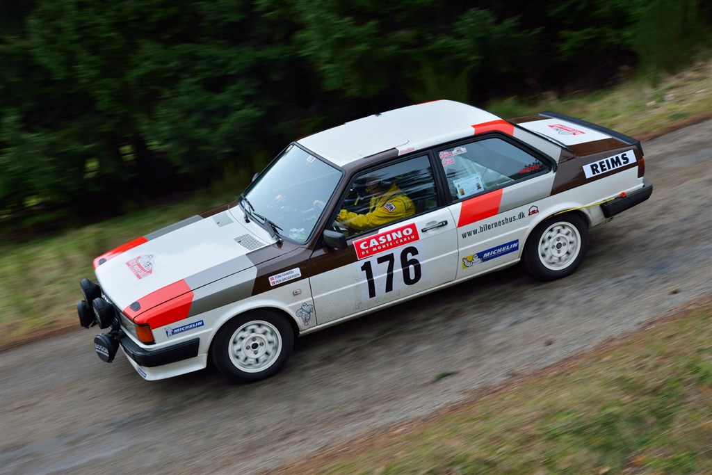 Toni Hansen og Per Brodersen har sensationelt kørt deres Audi 80 op i top 10 i Rallye-Monte-Carlo Historique
(Foto: Michael Eisenberg, Intercom)